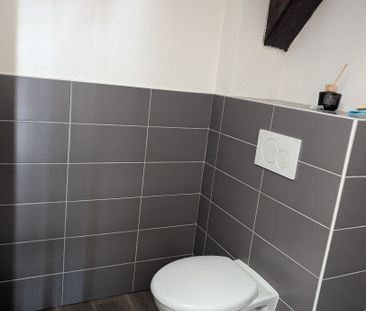 Location Appartement 4 pièces 82m² - Photo 3