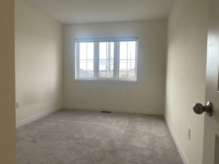 For Lease - 33 Brixham Lane, Brampton, Ontario - Photo 4