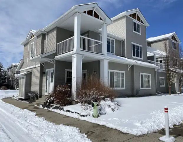 1br - 827ft Cougar Ridge Executive Condo for Rent | 1505 - 281 Cougar Ridge Drive Southwest, Calgary - Photo 1