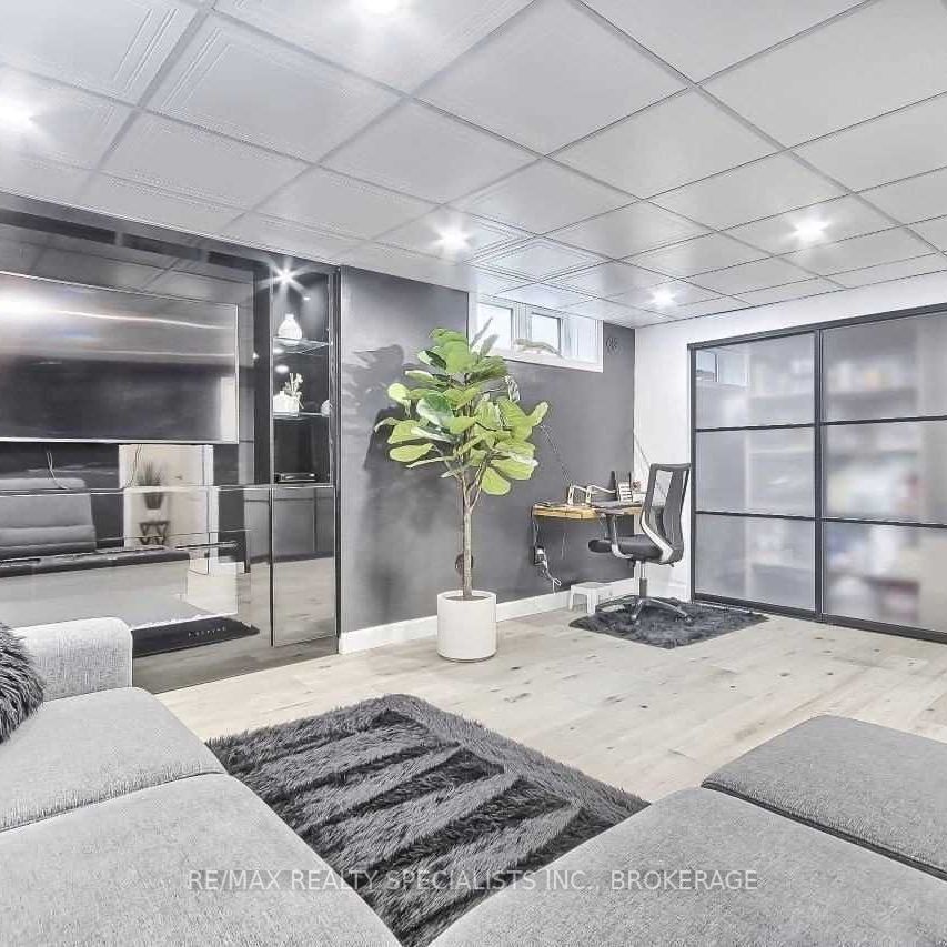 For Lease - 26 Applewood Lane Unit# 49, Toronto, Ontario - Photo 1