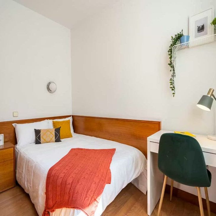 Calle de Bravo Murillo, Madrid, Community of Madrid 28020 - Photo 1