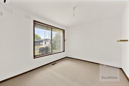 15 Sandhurst Crescent, Bundoora VIC 3083 - House For Rent | Domain - Photo 3