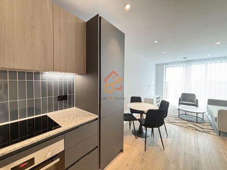 Iris House, 2 Cedrus Avenue, Southall, London UB1 - Photo 3