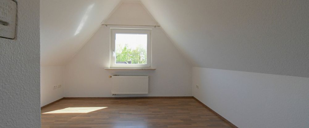 6570 - Großzügige und helle OG-Wohnung mit Dachterrasse, EBK und Garage! - Photo 1