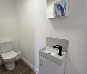 2 bedroom end terraced house - Photo 6