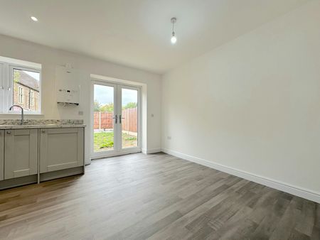 Semi-detached house to rent on - Photo 5