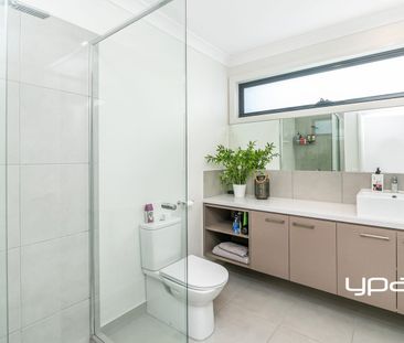 Low Maintenance & Convenient Location - Photo 3