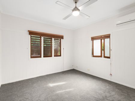 28, Ernest Street, QLD, Greenslopes - Photo 2