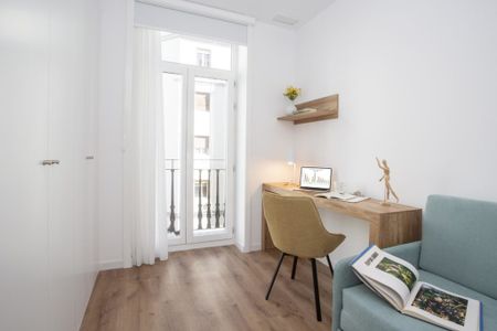 Piso de 3 habitaciones con terraza en Valencia - Photo 3