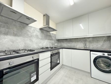Bell Road, TW3, Hounslow - Photo 4