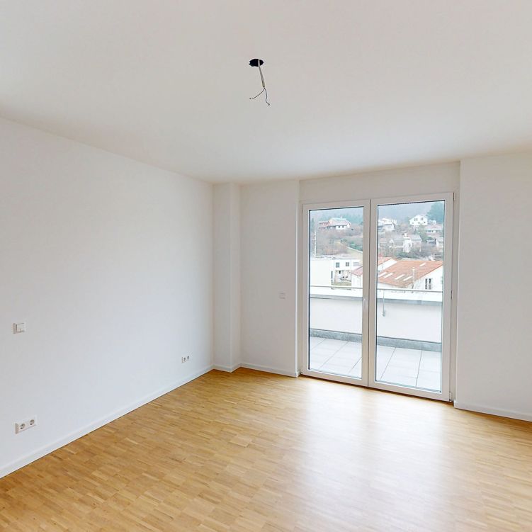 Rundumblick! Großzügige 3-Zimmer-Wohnung mit Dachterrasse und EBK - Photo 1