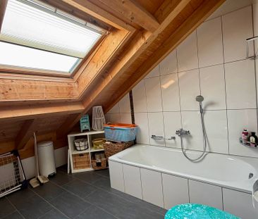 Charmante 4.5-Zimmer-Dachwohnung mit Bergpanorama in Susten - Photo 6