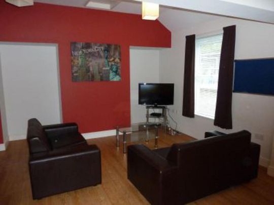 2 bedroom flat to rent - Photo 1