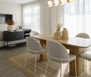 Luxury penthouse for rent in Estepona, Andalusia - Photo 1