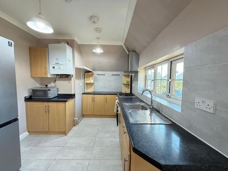 2 bedroom flat to rent - Photo 4