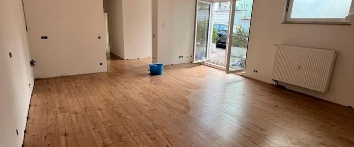 Schöne 4-Zimmerwohnung mit Terrasse im Zentrum von Offenbach - Photo 1