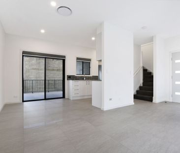 3/2-4 Finlayson Street, Wollongong, NSW 2500 - Photo 4