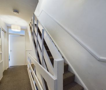 Room in a Shared House, London, SW8 - Photo 3