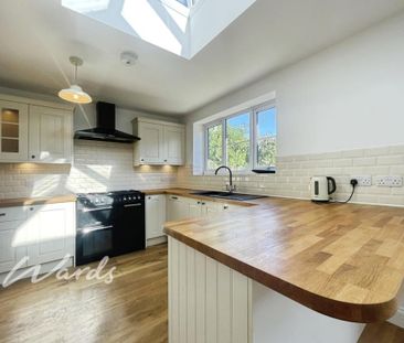 4 bedroom link detached house to rent - Photo 3