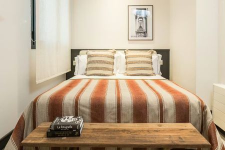 Calle de Apodaca, Madrid, Community of Madrid 28004 - Foto 3