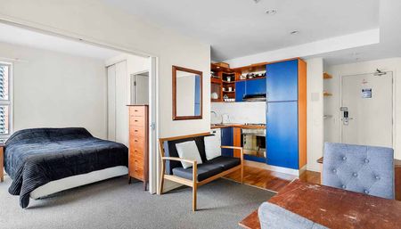 FULLY FURNISHED & COLD WATER INCLUDED - Photo 2