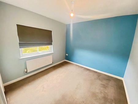 4 bedroom House To Let - Photo 2