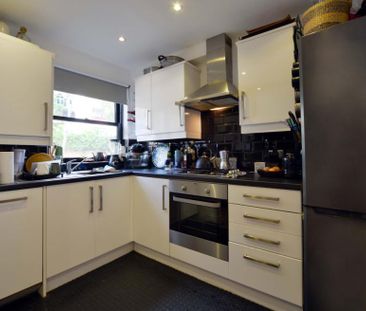 4 bedroom terraced house to rent - Photo 6