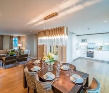 Three Bedroom Flat to rent in London - Photo 1