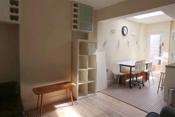 5 bedroom terraced house to rent - Photo 1