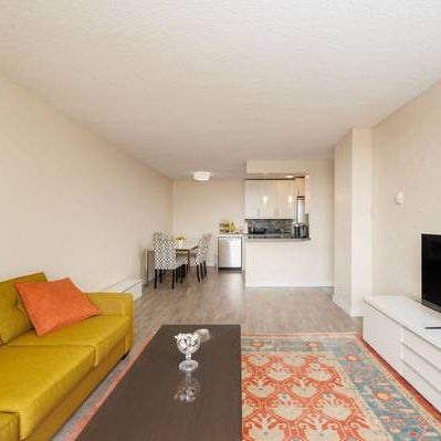 1 bed 1 bathroom fully renovated apartment with balcony - Photo 3