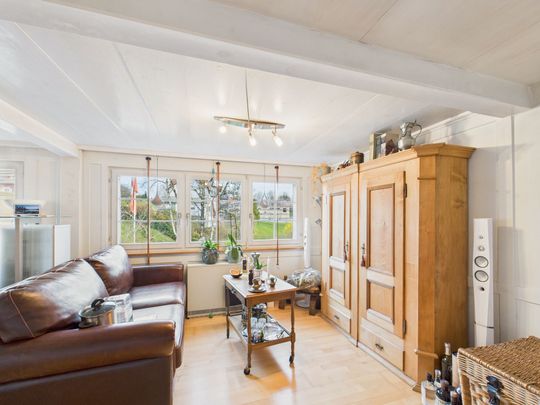 Generous 7.5-room duplex house with garden in Niederteufen - Photo 1