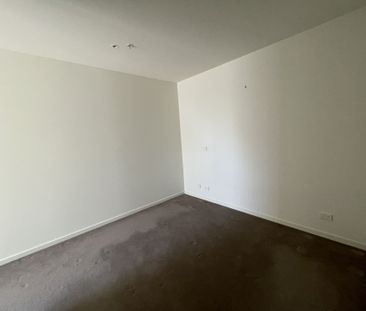 Perfect Position, Large Balcony ! - Photo 1