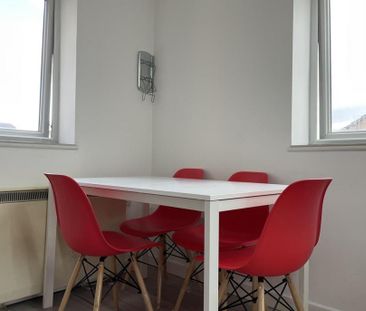 3 bedroom flat to rent - Photo 1