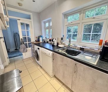 Village Road, Clifton Village, NG11, Property for rent - Photo 2