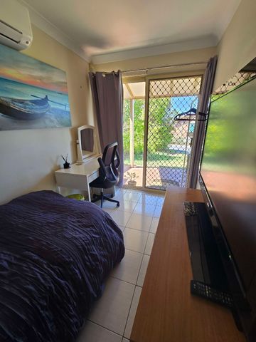 Helensvale - Photo 5