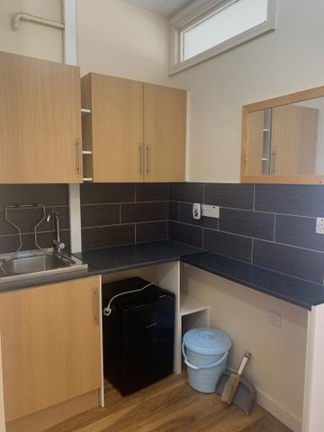 Studio to rent - Photo 2