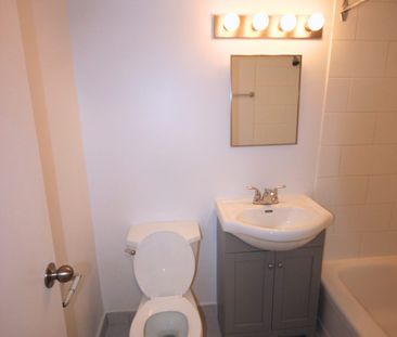 Studio Available NOW – 7355 Acadie - Photo 1