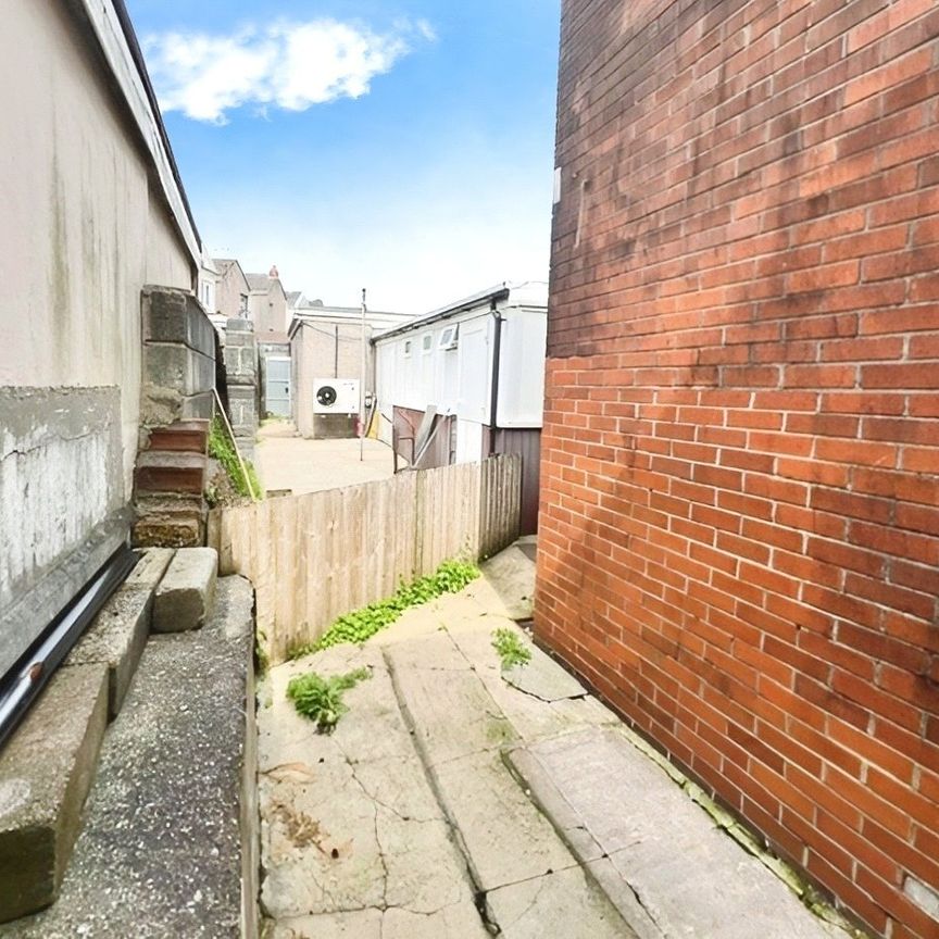 Regent Street East, Neath, Neath Port Talbot, SA11 - Photo 1