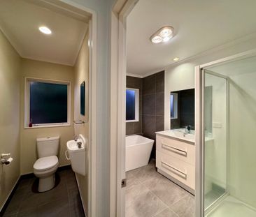 4-BEDROOM IN EAST TAMAKI - Photo 6