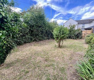 2 bedroom semi-detached house to rent - Photo 3