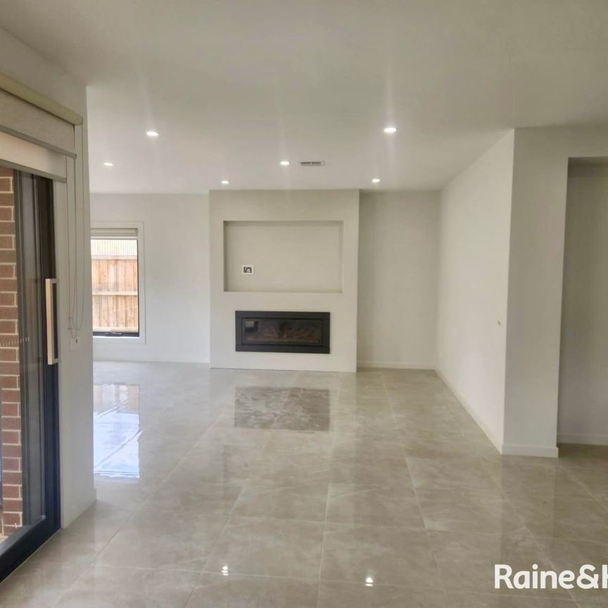 Five Bedrooms Five Ensuites - Photo 1