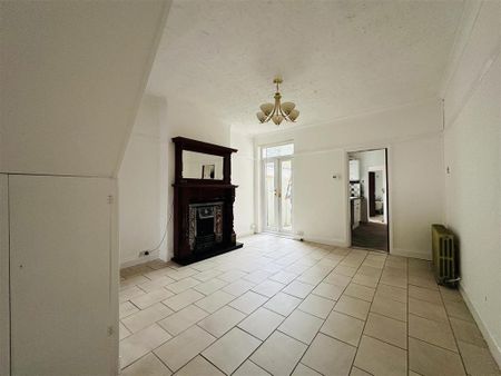 3 bedroom terraced house to rent - Photo 2