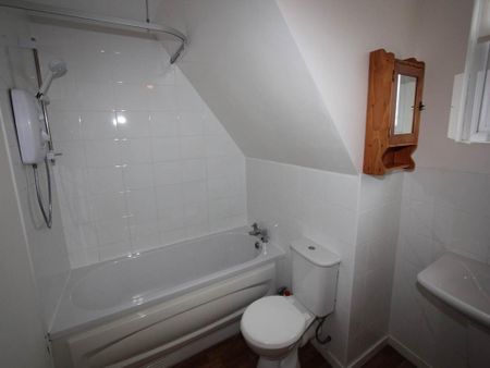 3 bedroom detached house to rent - Photo 5