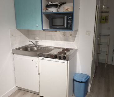 Location Appartement 1 pièce 18m² - Photo 2