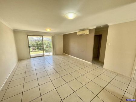 Modern 2 Bedroom Unit in Great Complex - Photo 2