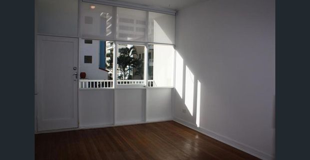 2 Bedroom Townhouse - Short Walk To The Beach - Photo 1