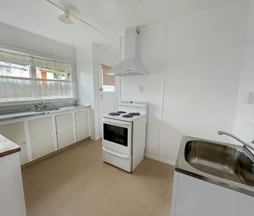 VILLAGE RETREAT! - Photo 3