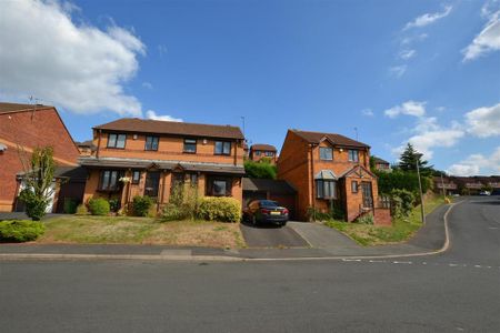 3 bedroom semi-detached house to rent - Photo 5