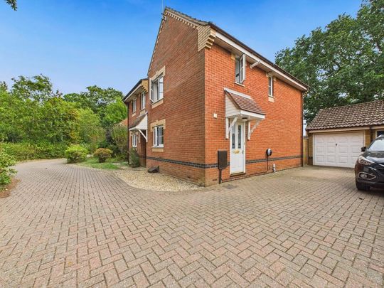 3 bedroom semi-detached house to rent - Photo 1