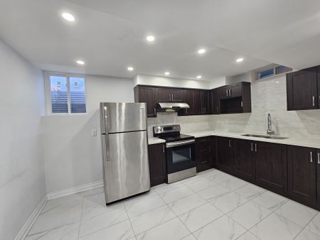 For Lease - 41 Gordon Weeden Road, Markham, Ontario - Photo 2